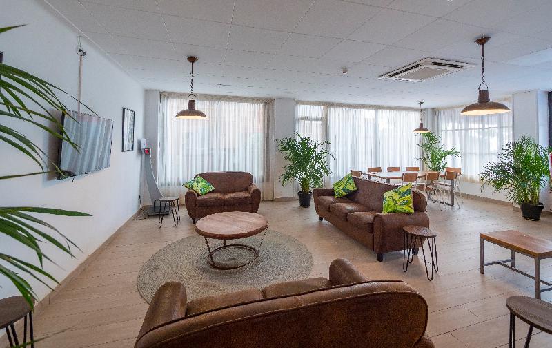 호텔 Checkin Garbí