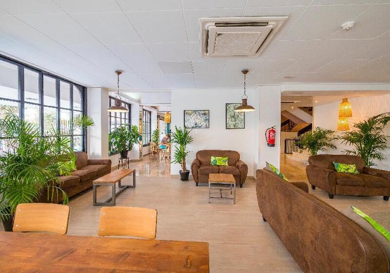 Отель Checkin Garbí