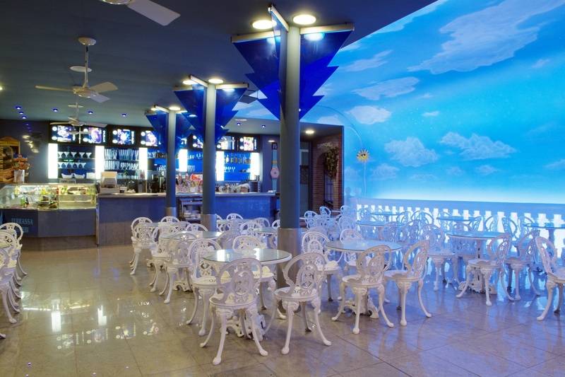 Отель Checkin Garbí