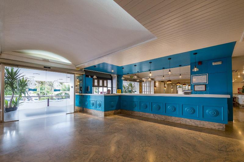 호텔 Checkin Garbí