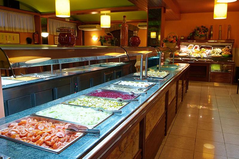 Отель Checkin Garbí