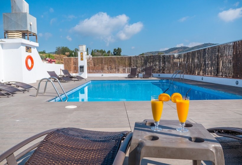 Отель Montpalau