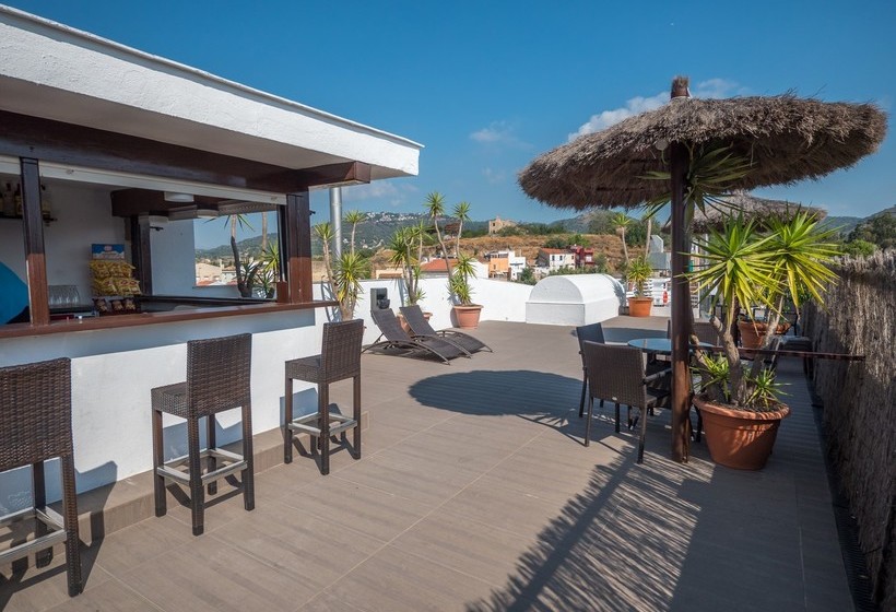 Отель Montpalau