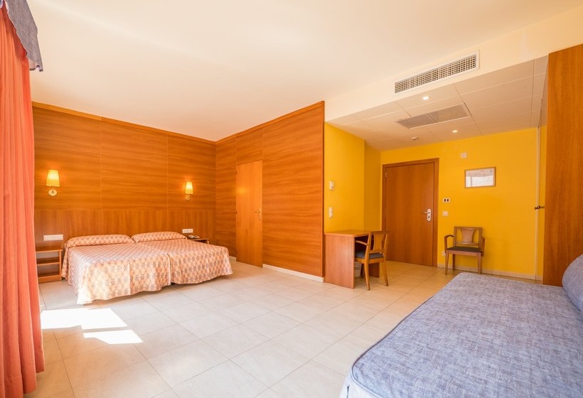 Отель Montpalau