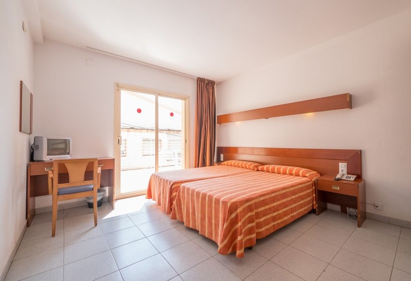 Отель Montpalau