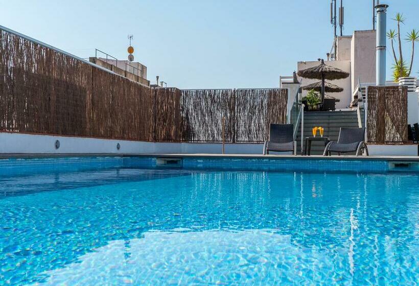 Отель Montpalau