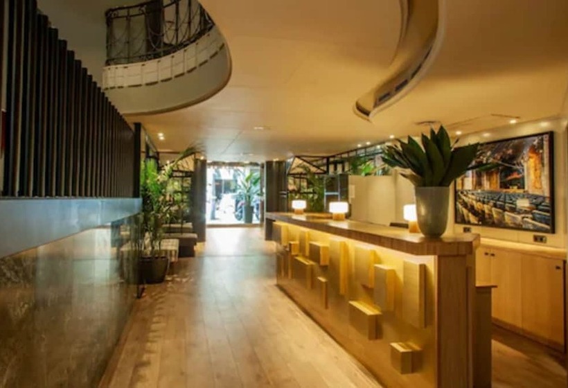 Отель Chic & Basic Velvet