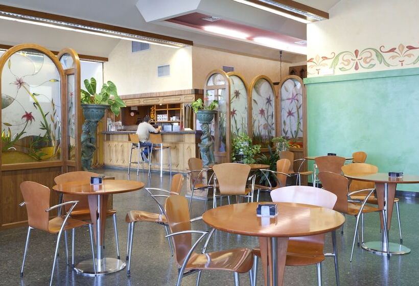 هتل Ciudad De Burgos