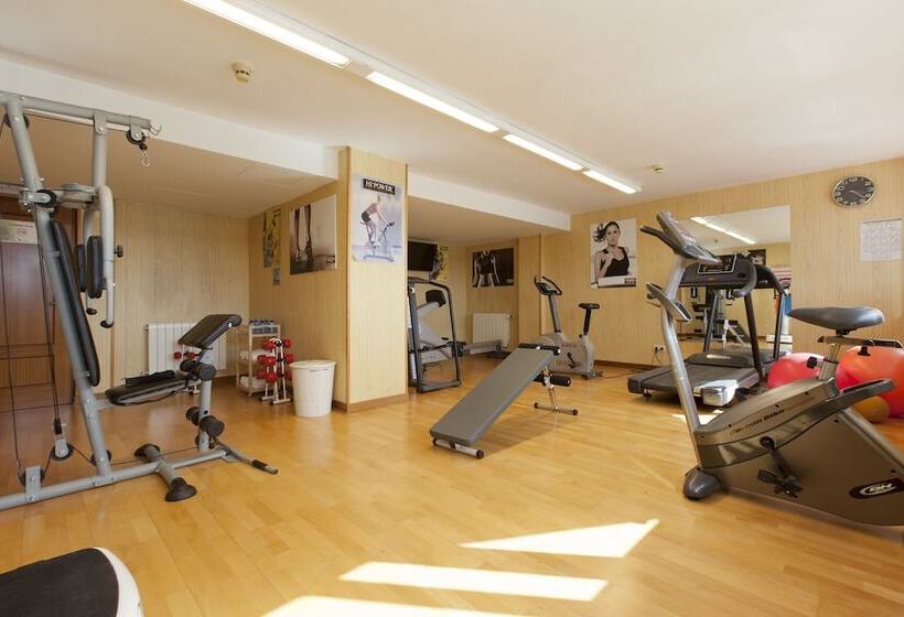 هتل Ciudad De Burgos