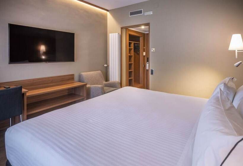 Отель Ciudad De Castelldefels