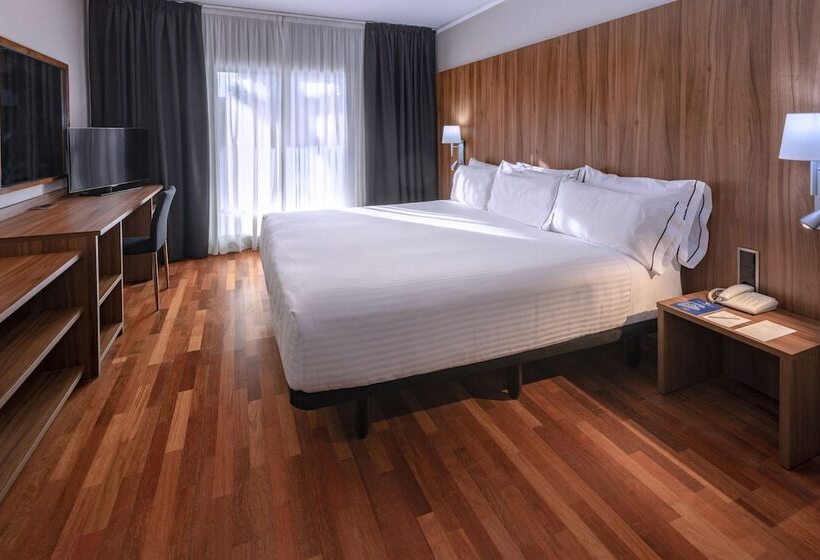 Отель Ciudad De Castelldefels