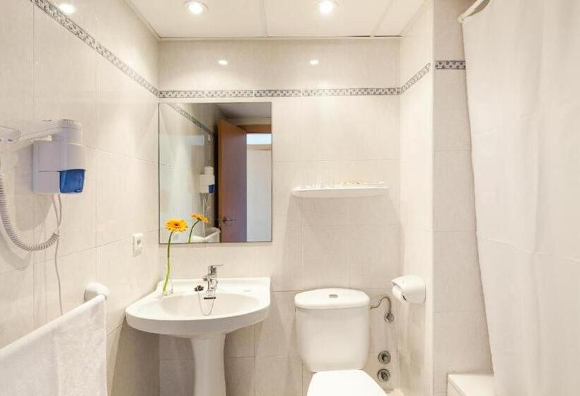 هتل Club Can Bossa