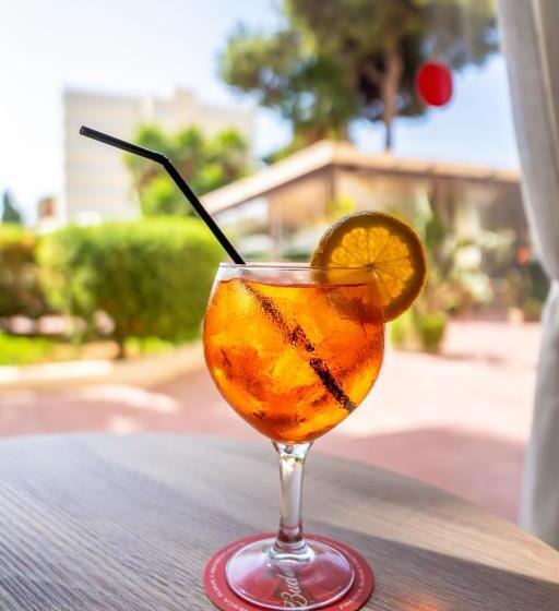 هتل Club Can Bossa