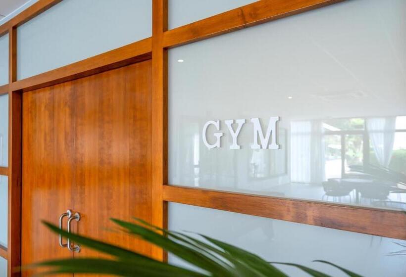 هتل Club Can Bossa