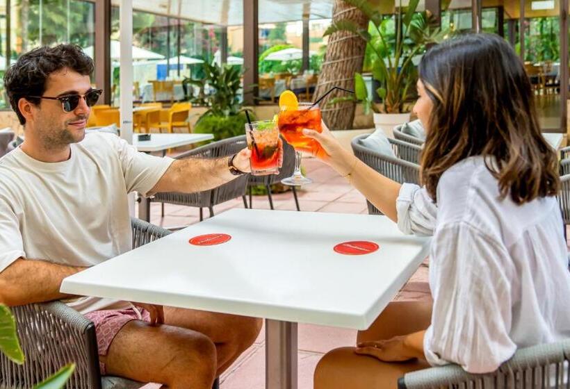 هتل Club Can Bossa