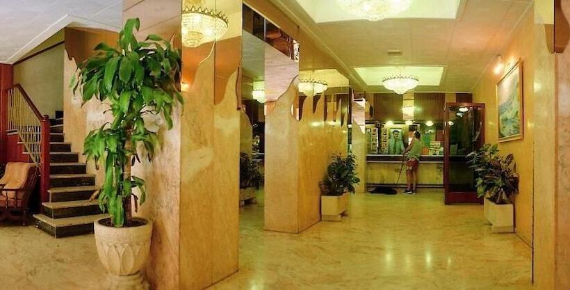 בית מלון כפרי Continental