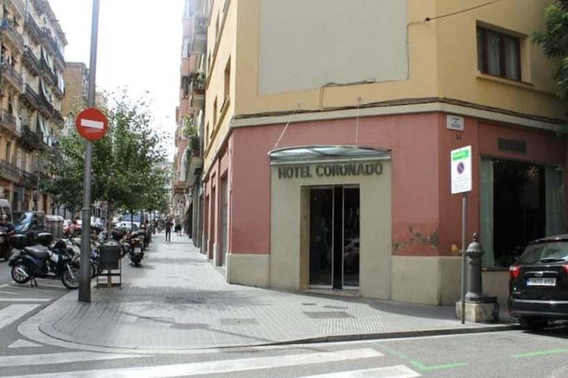 בית מלון כפרי Coronado