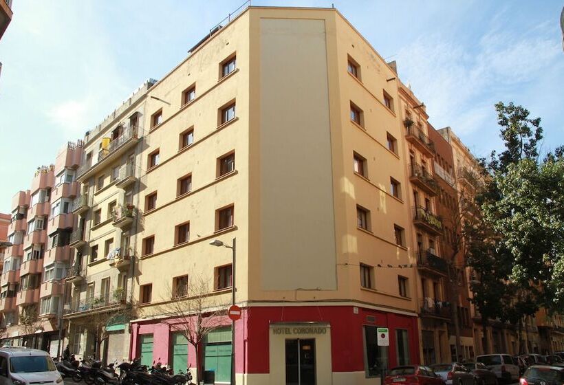 בית מלון כפרי Coronado