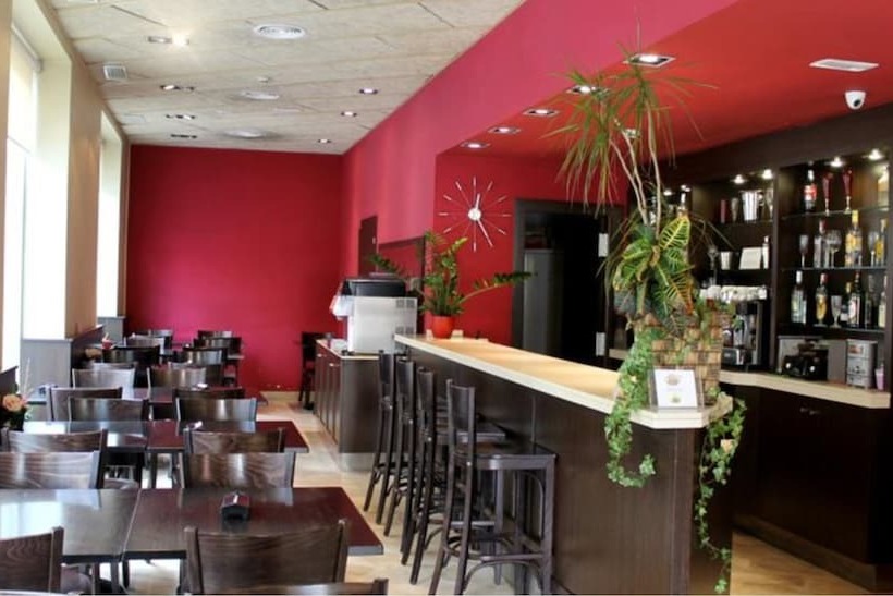 בית מלון כפרי Coronado