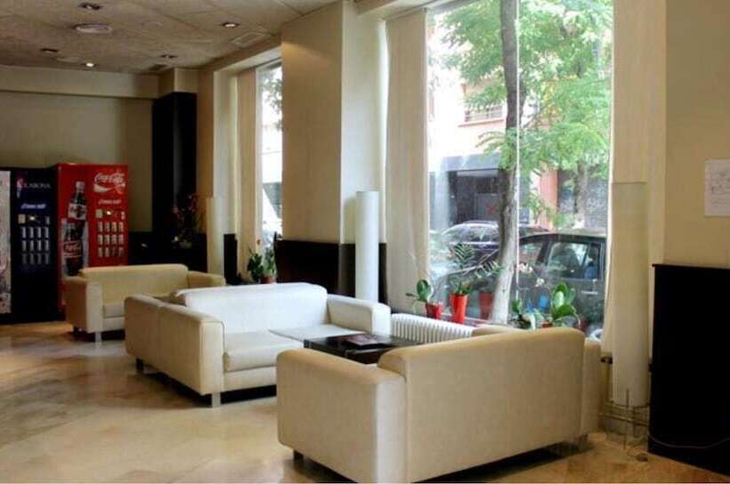 בית מלון כפרי Coronado