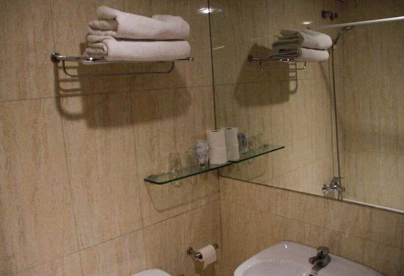 בית מלון כפרי Coronado