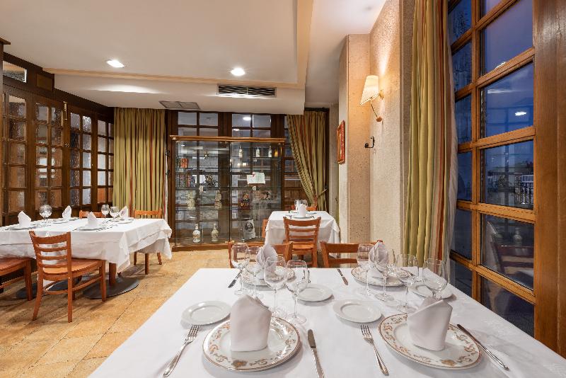 هتل Crisol Meson Del Cid