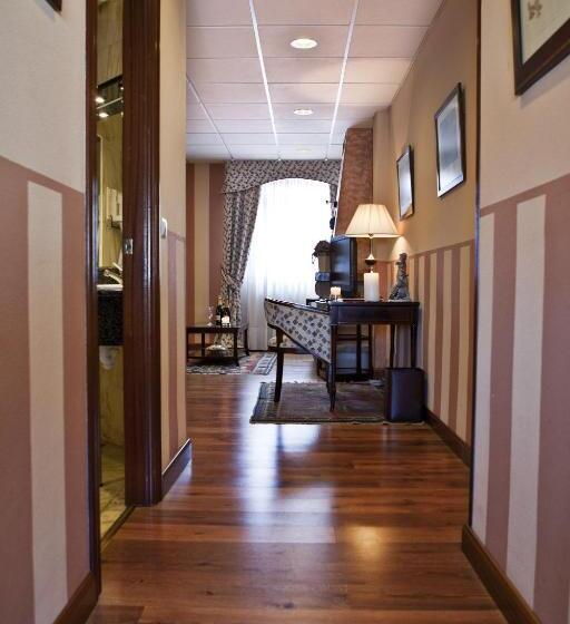 ホテル Doña Jimena