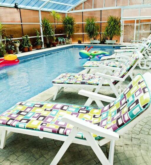 ホテル Doña Jimena