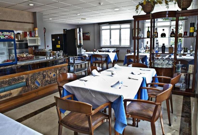 ホテル Doña Jimena