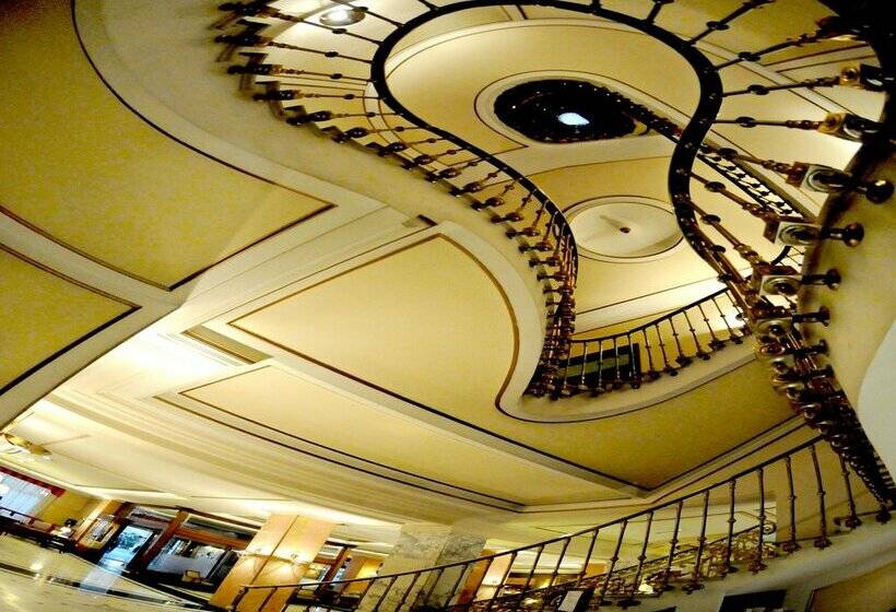 Отель El Avenida Palace