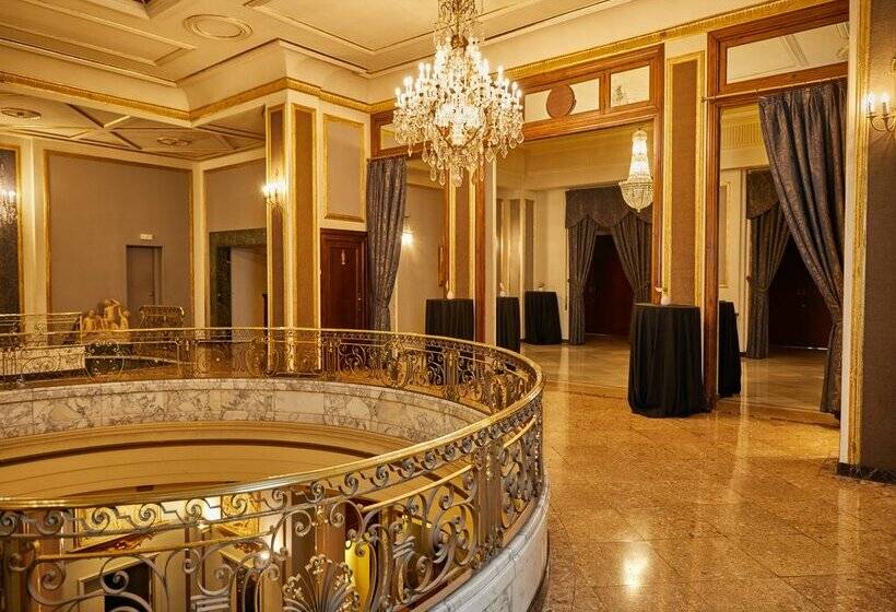 Отель El Avenida Palace