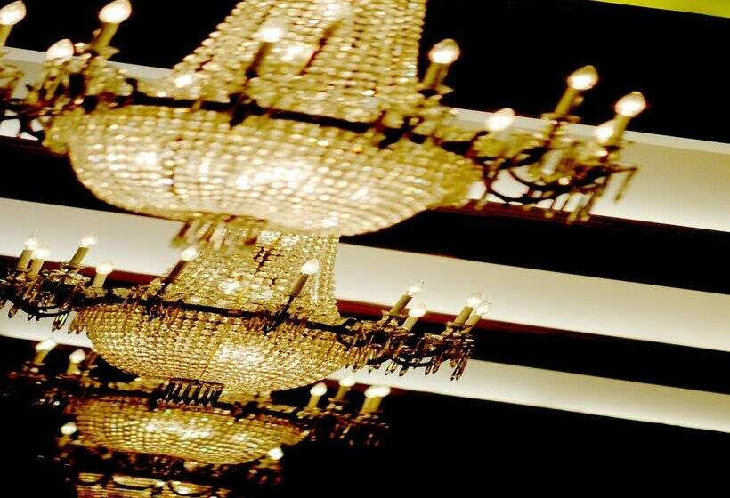 Отель El Avenida Palace