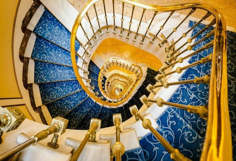 Отель El Avenida Palace