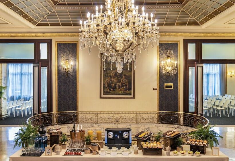 Отель El Avenida Palace