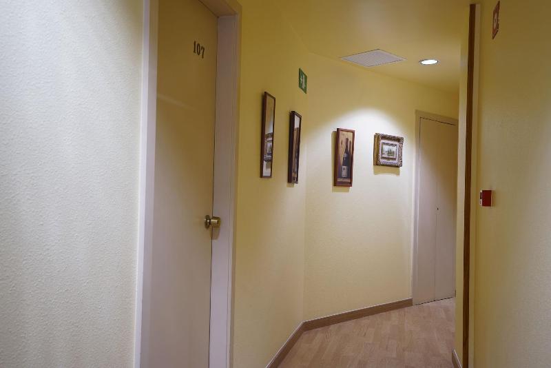 Отель Esplugues