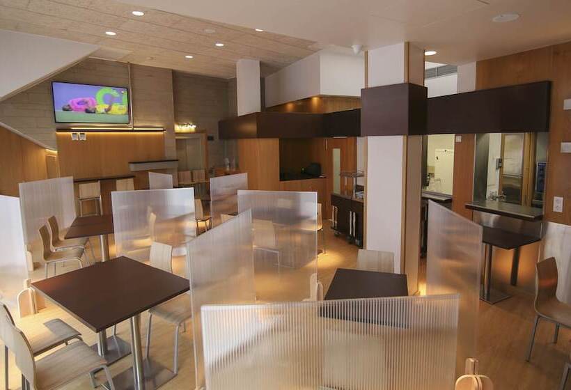 Отель Esplugues