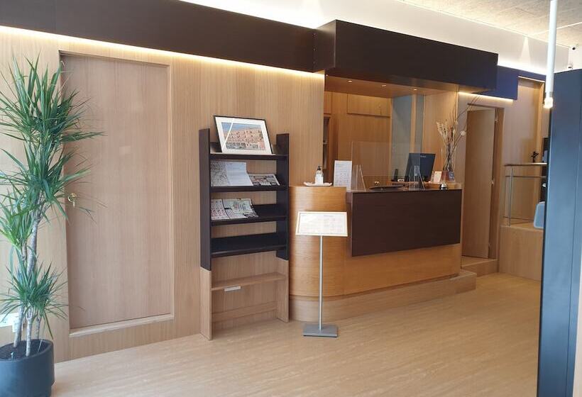 Отель Esplugues