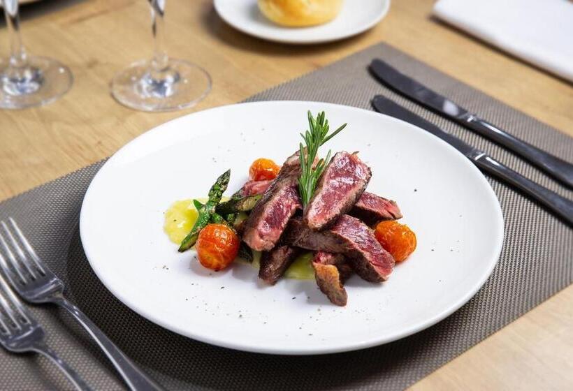 هتل Eurostars Acteon