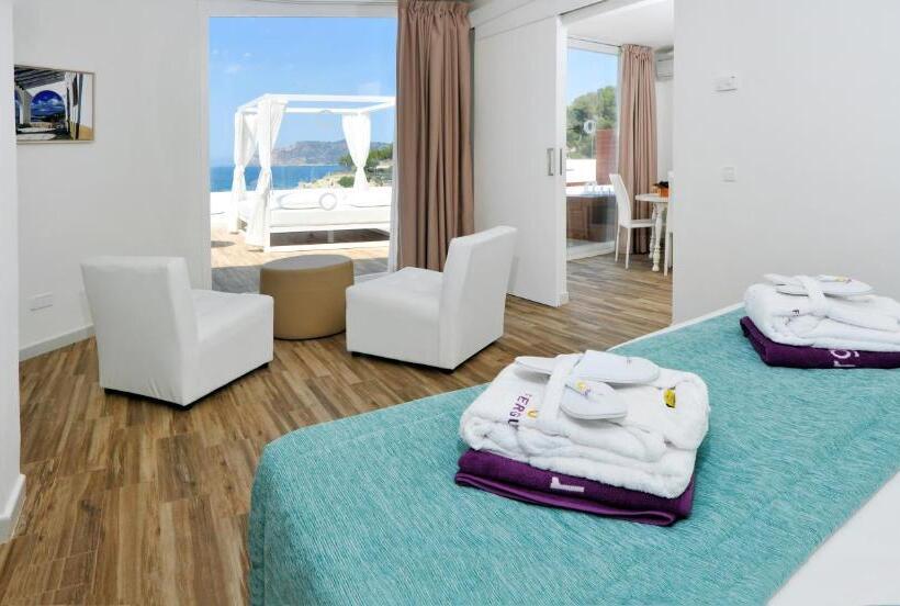 ホテル Fergus Style Cala Blanca Suites
