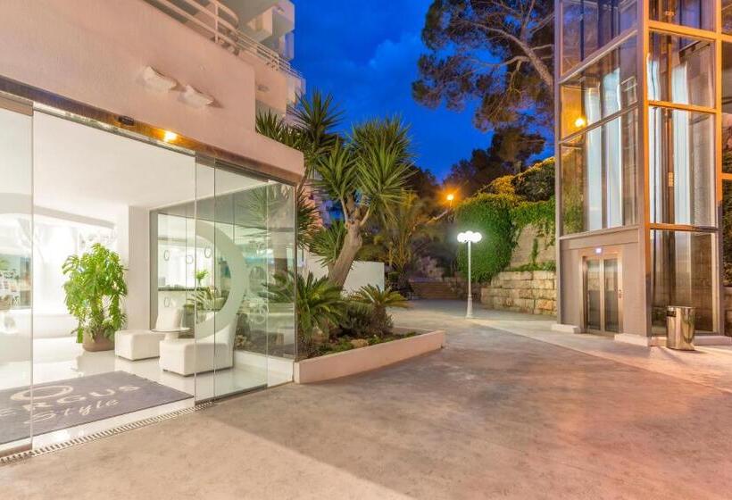 ホテル Fergus Style Cala Blanca Suites