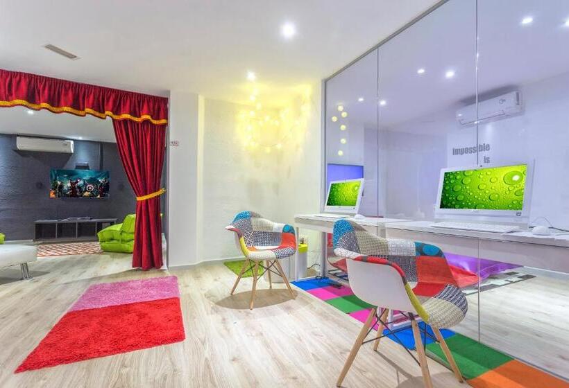 ホテル Fergus Style Cala Blanca Suites