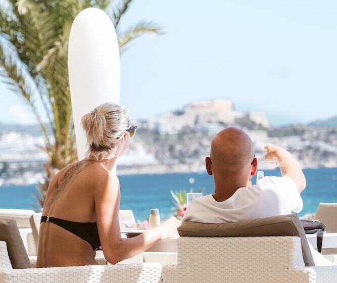 ホテル Garbi Ibiza & Spa