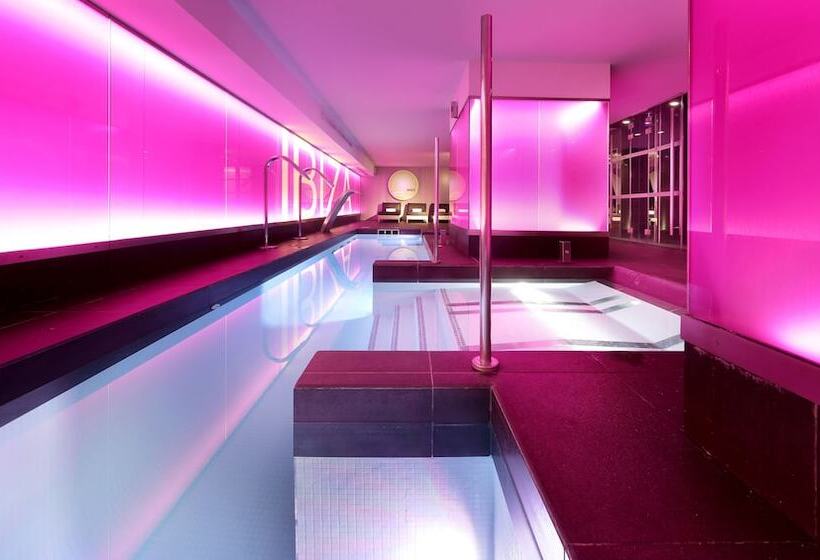 ホテル Garbi Ibiza & Spa