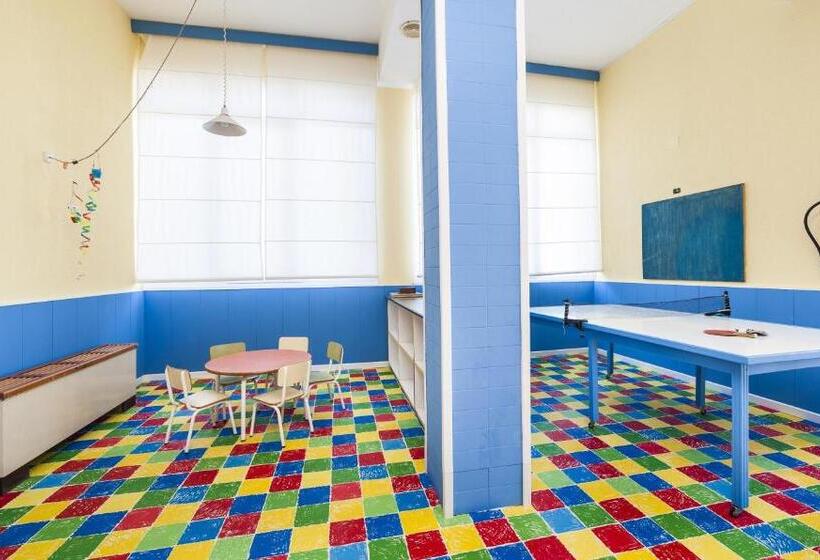 فندق Globales Almirante Farragut