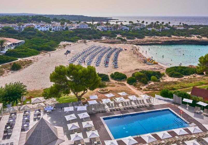 Отель Globales Cala'n Bosch