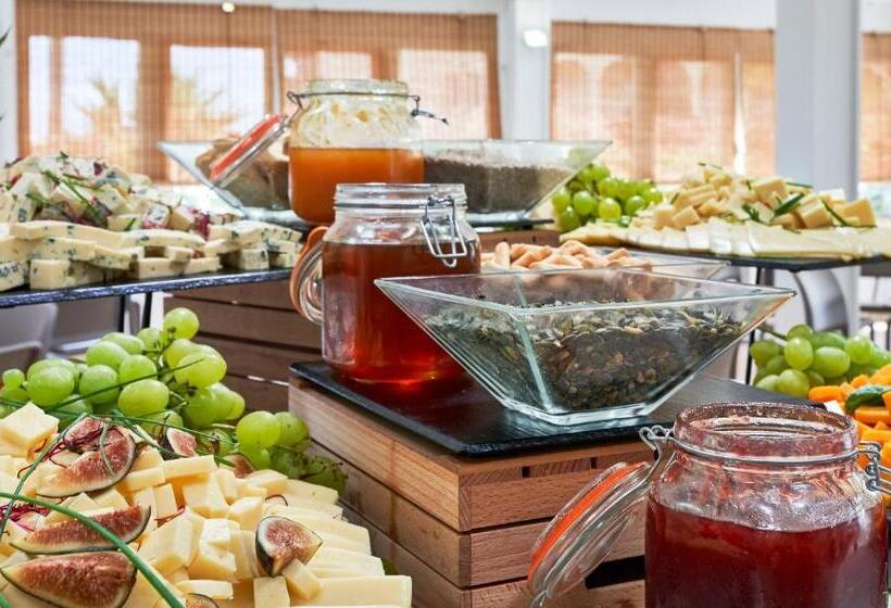 Отель Globales Cala'n Bosch