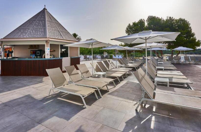 Отель Globales Cala'n Bosch