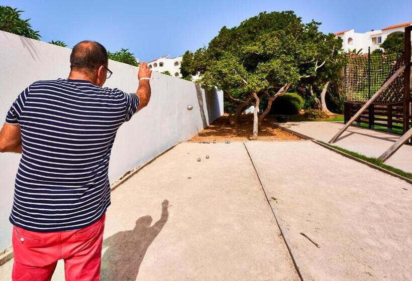 Отель Globales Cala'n Bosch