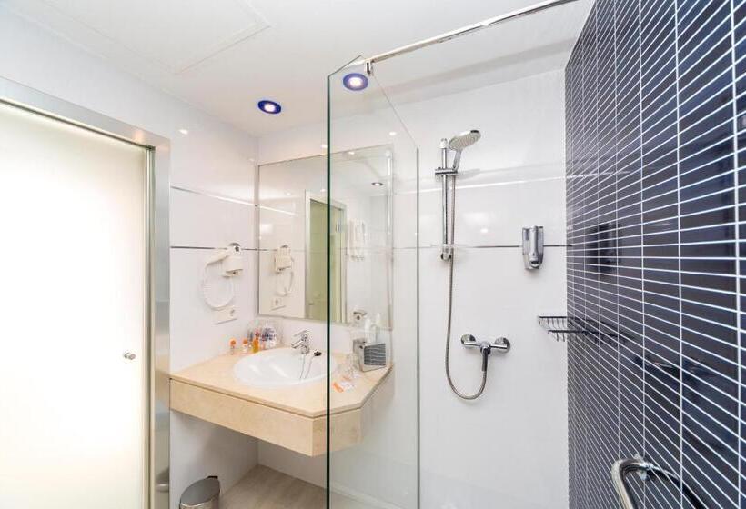 Отель Globales Lord Nelson - Adults Only