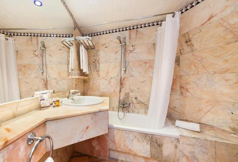 בית מלון כפרי Globales Palmanova Palace